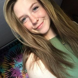 Meet your Posher, Alexis